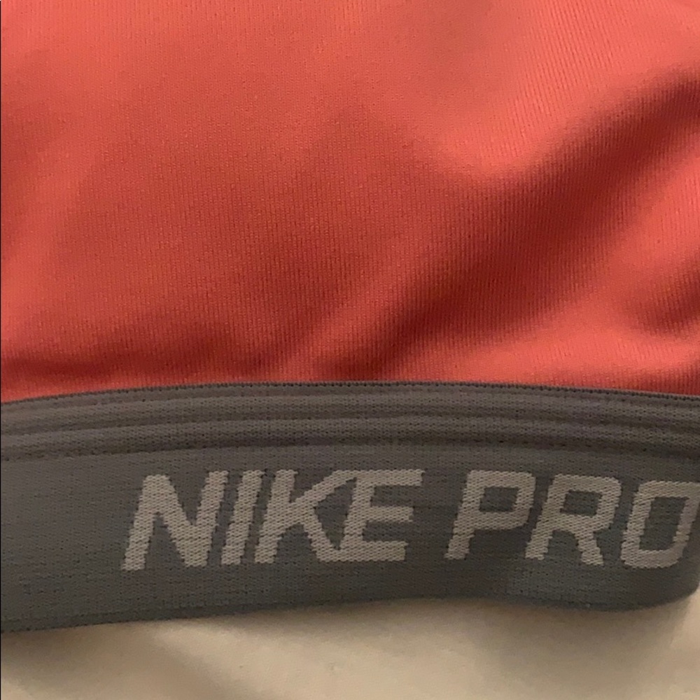 NIKE Razor Back Sports Bra - Picture 3 of 4